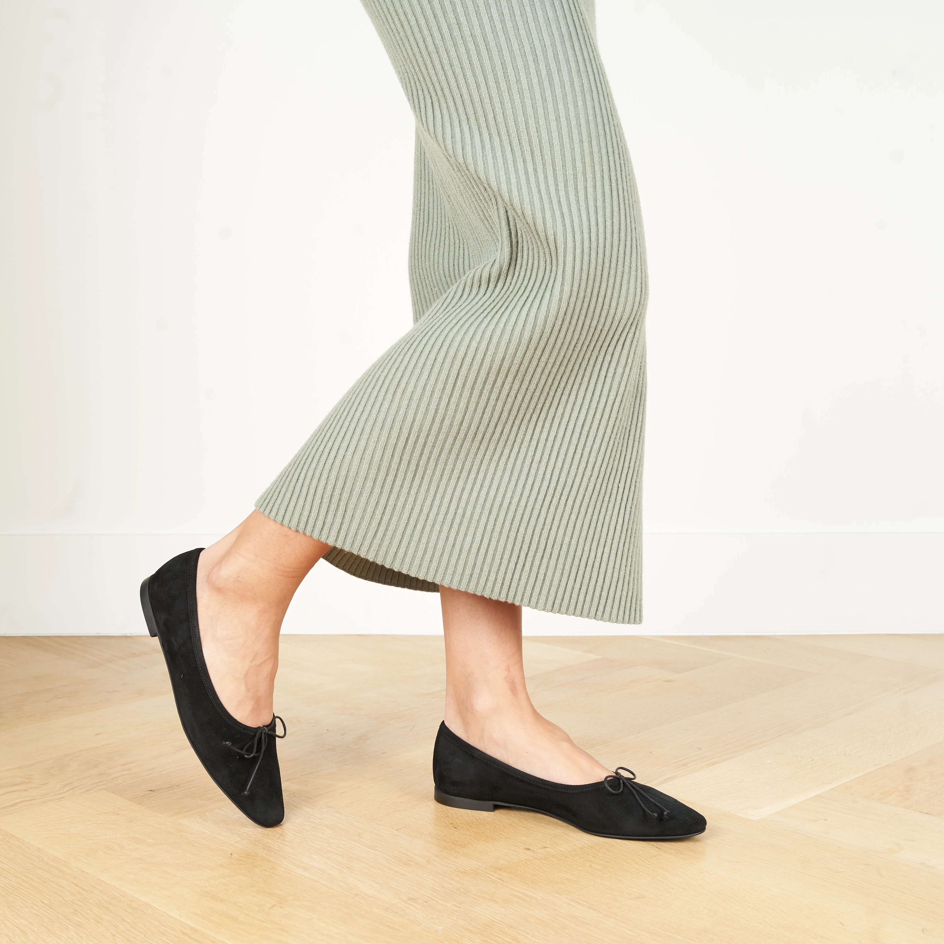 Como - Black Suede - Image 3