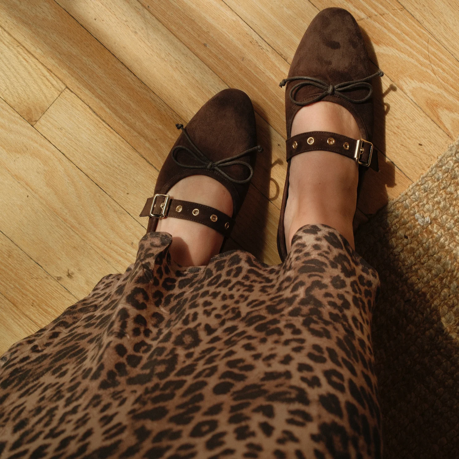 Como Buckle - Chocolate Suede - Image 3