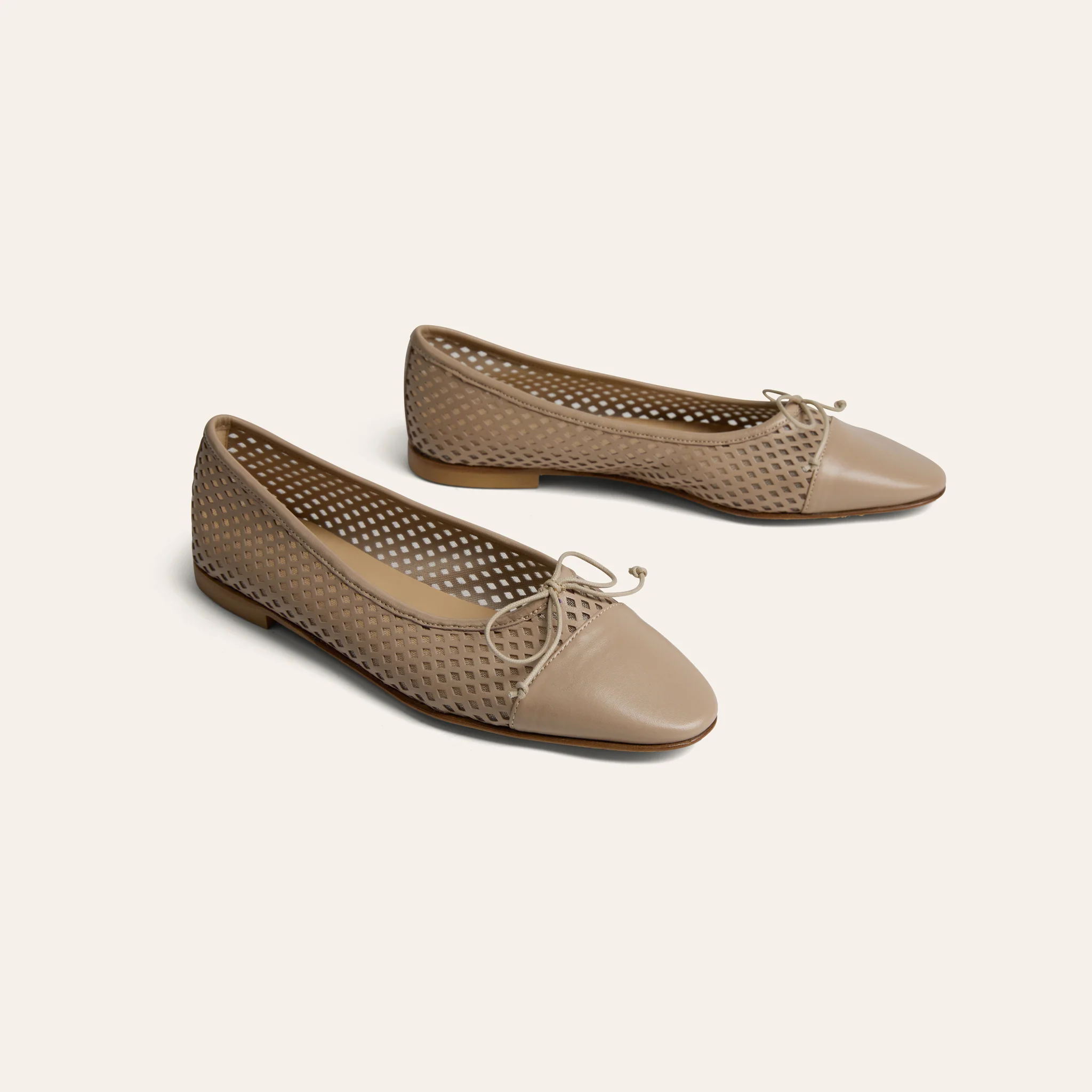 Como - Perforated Beige