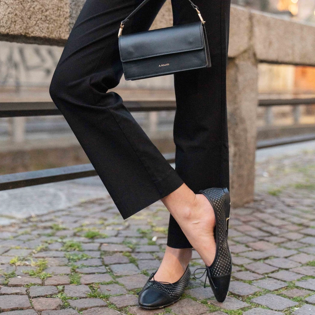 Como - Perforated Black Leather - Image 3