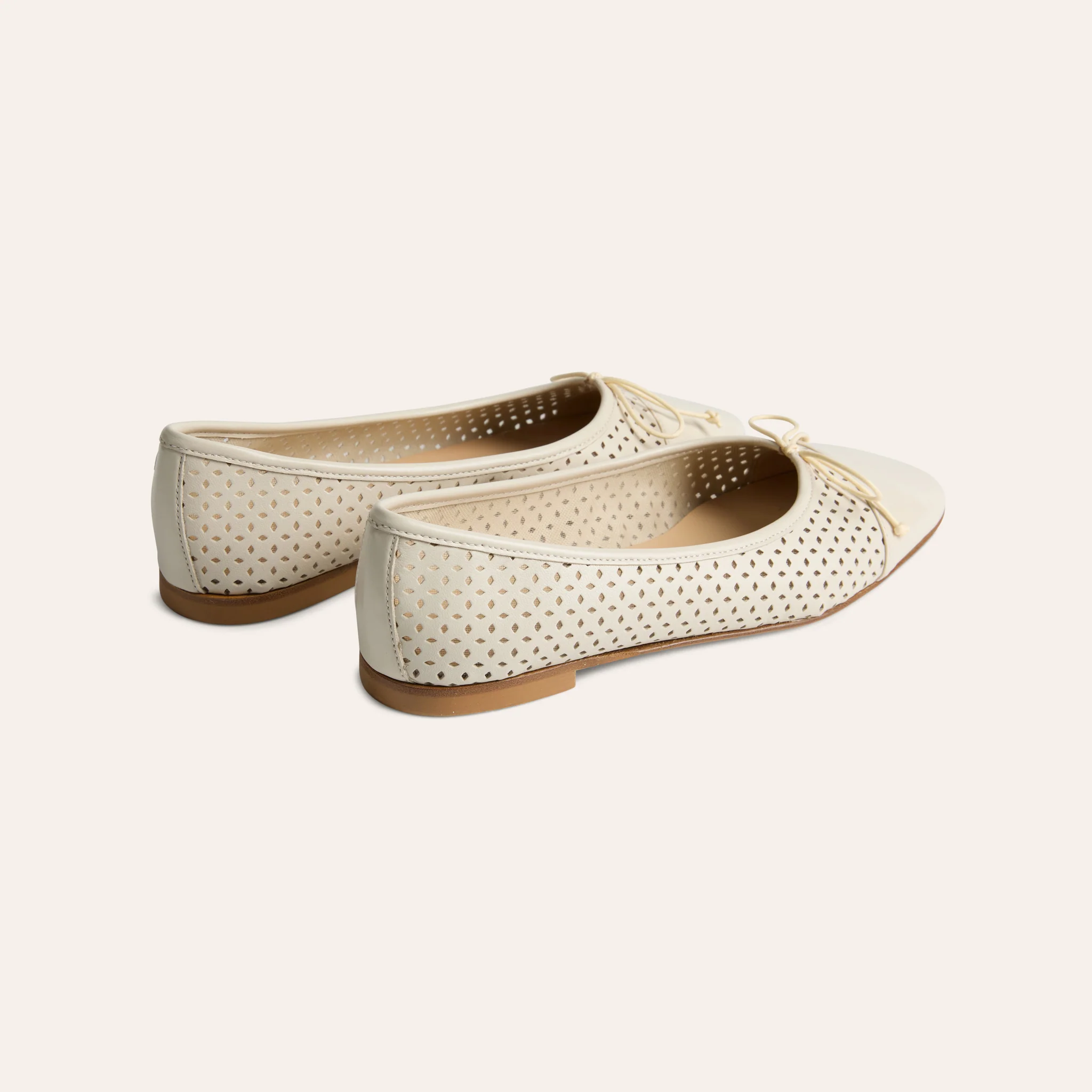 Como - Perforated Ivory - Image 5