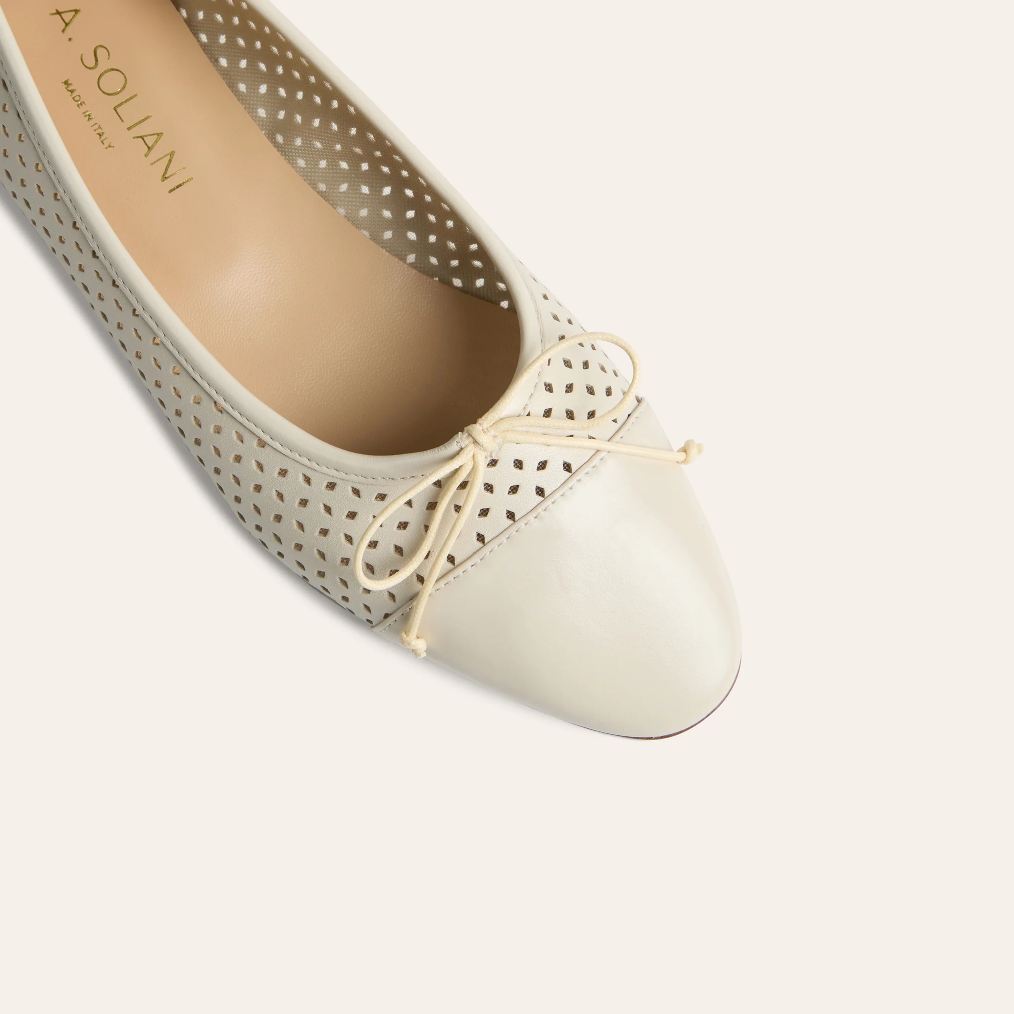 Como - Perforated Ivory - Image 7