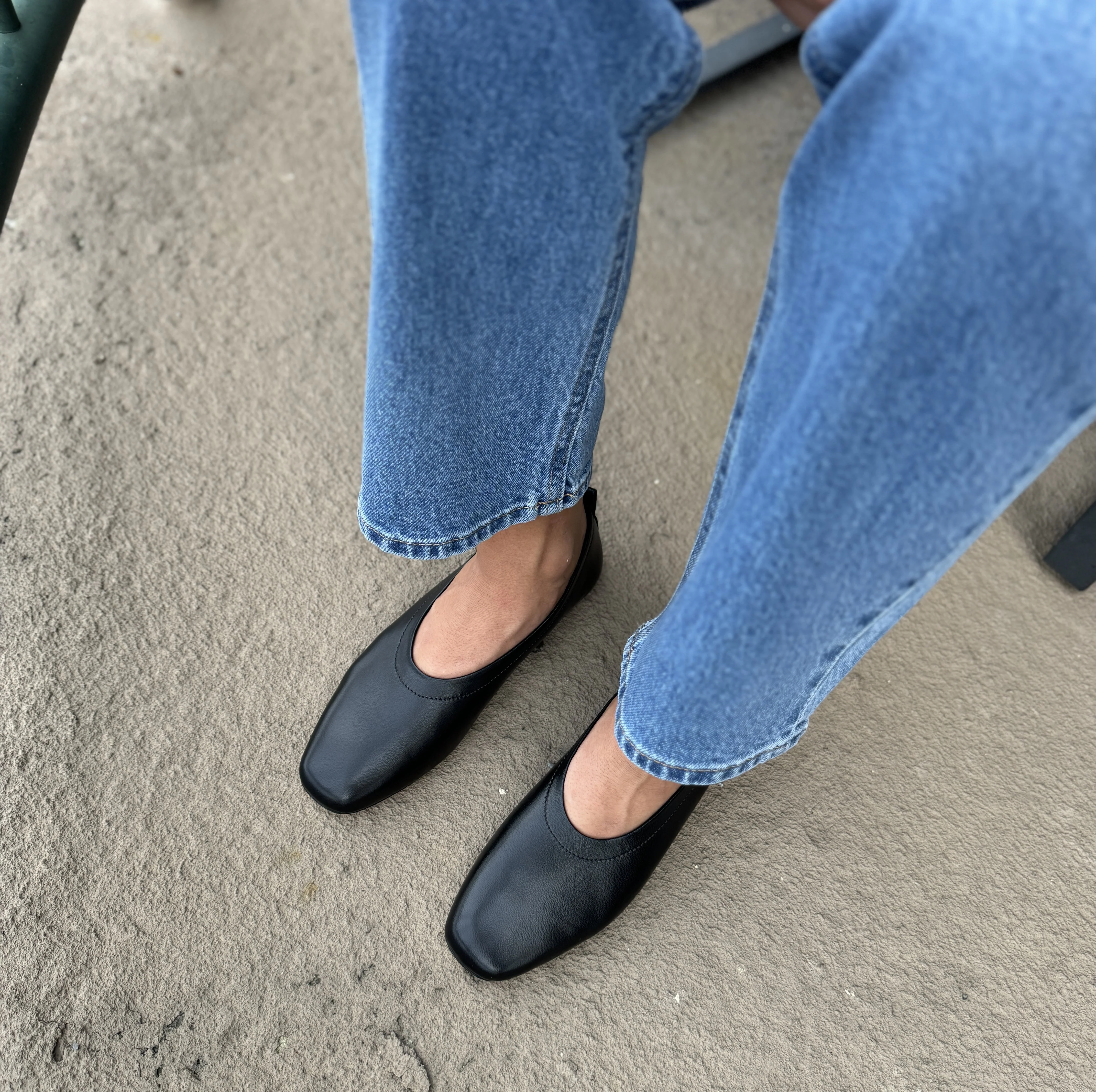 Imola - Black Leather - Image 3