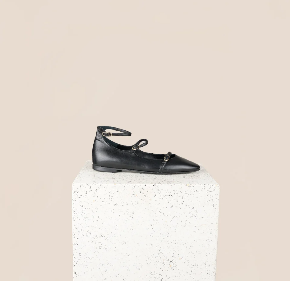 Nola Almond - Black Leather