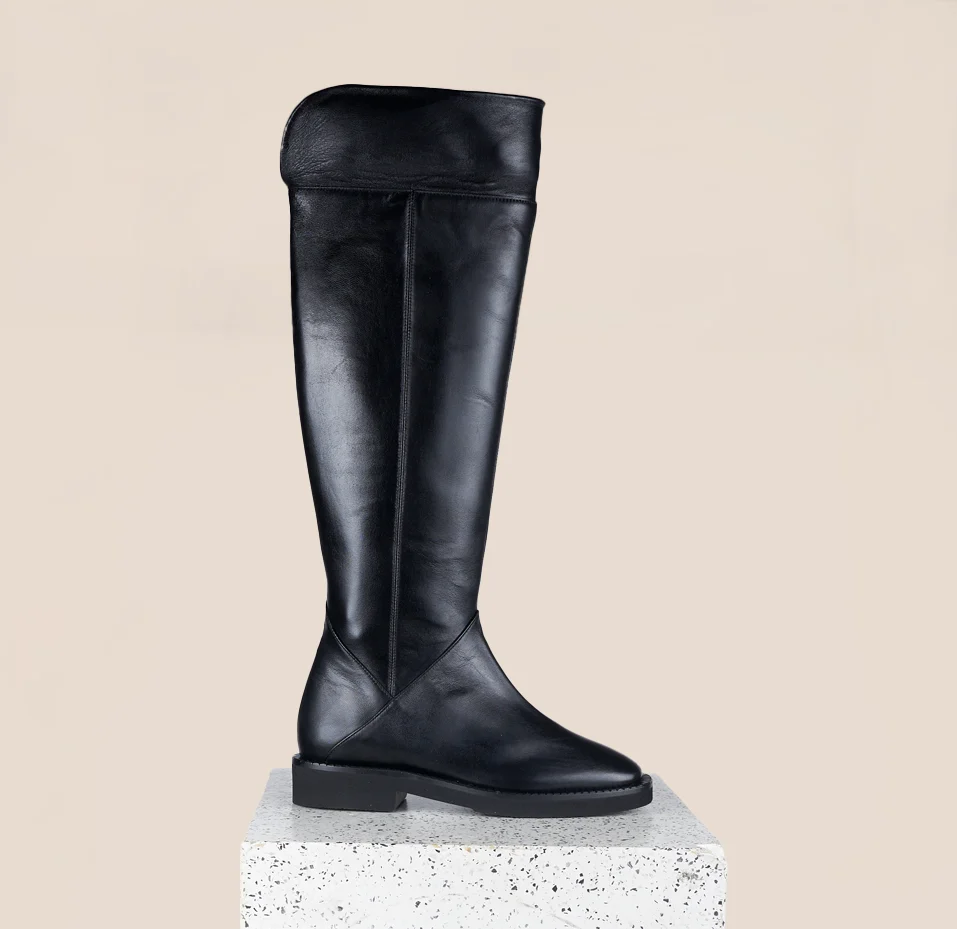 Pistoia - Black Leather