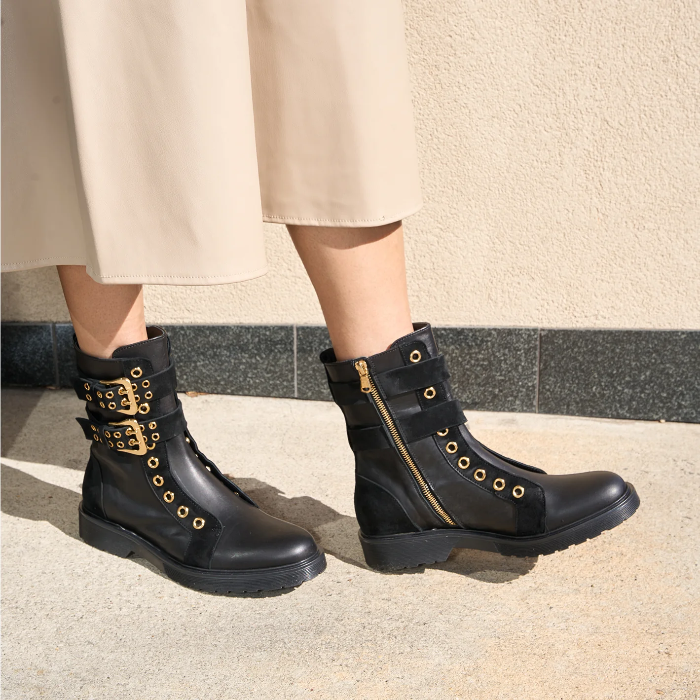 Savona - Black Leather - Image 4