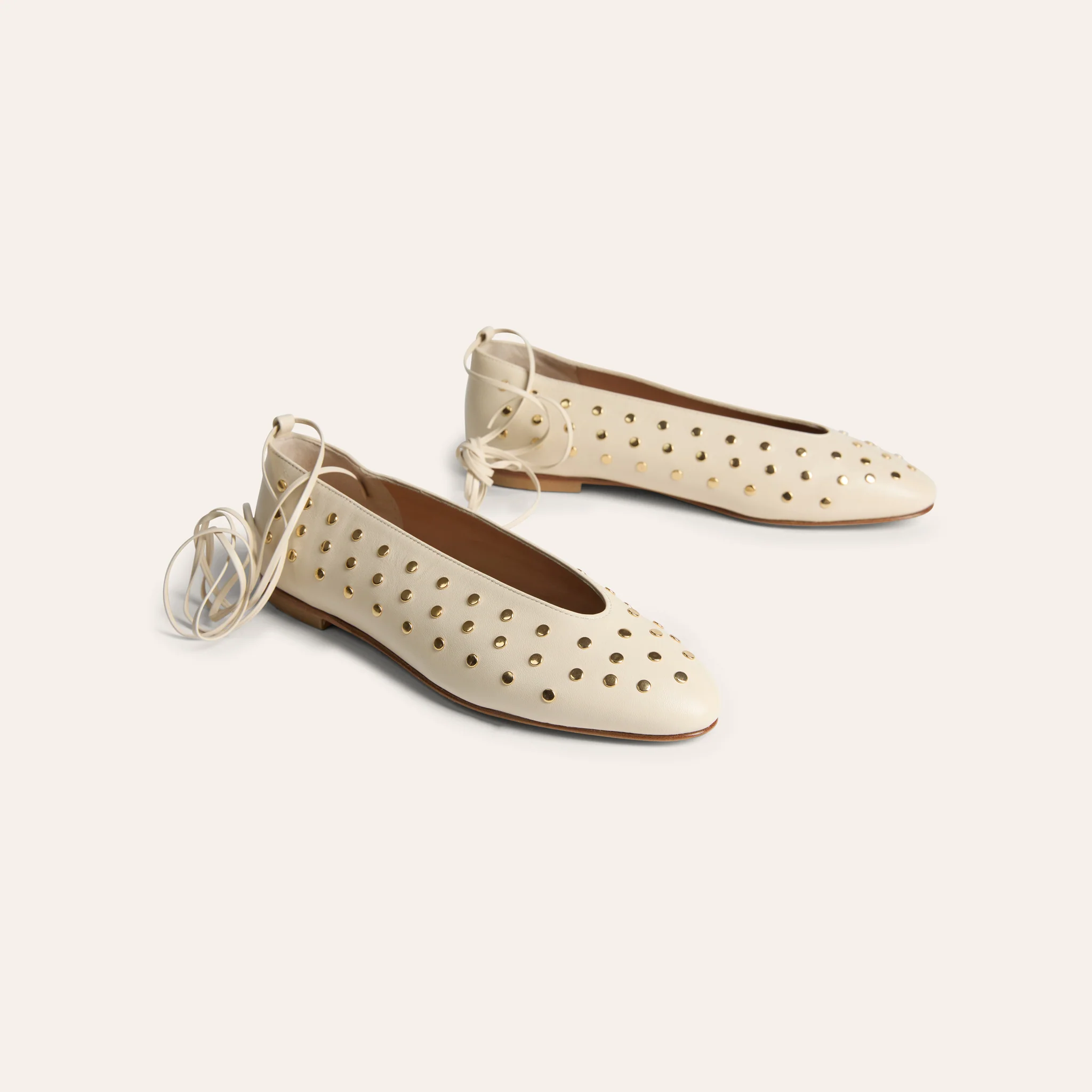 Scala Ties - Ivory Studs