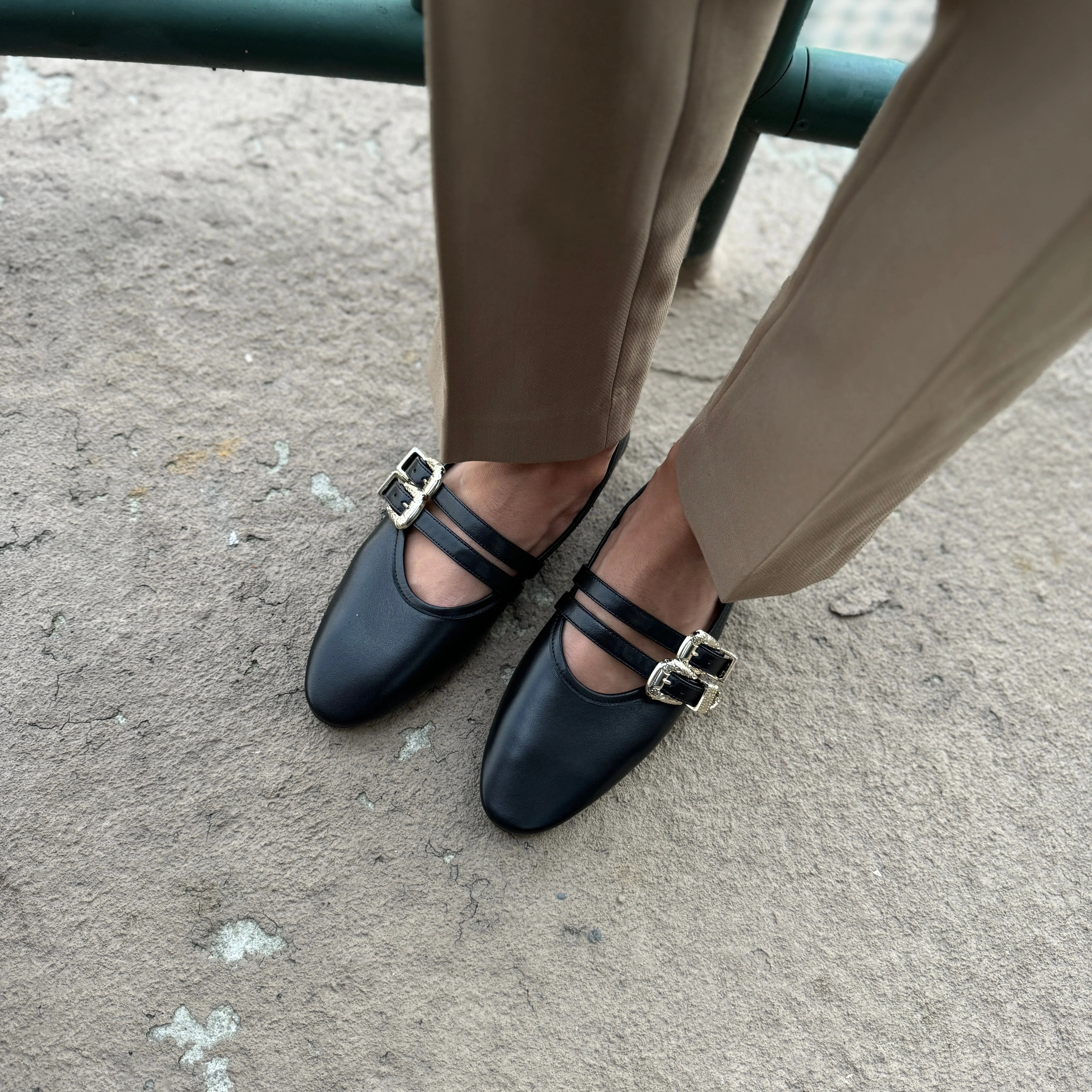 Udine Black Leather - Image 3
